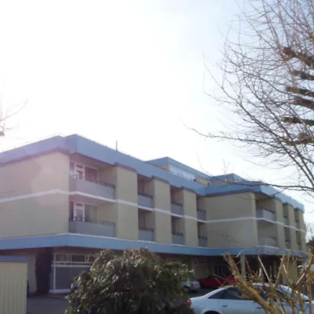 Schöne Kleine Ferienwohnung Mit Großer Dachterrasse Und Ostseeblick * Laboe