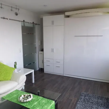 Apartment Schöne Kleine Ferienwohnung Mit Großer Dachterrasse Und Ostseeblick